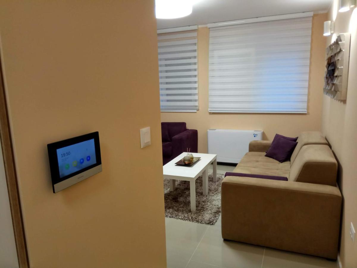 Apartment Cherry Gold Зренянин Екстер'єр фото